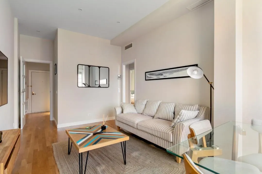 Bright With Views - 2Bd 1Bth- Av America Madrid