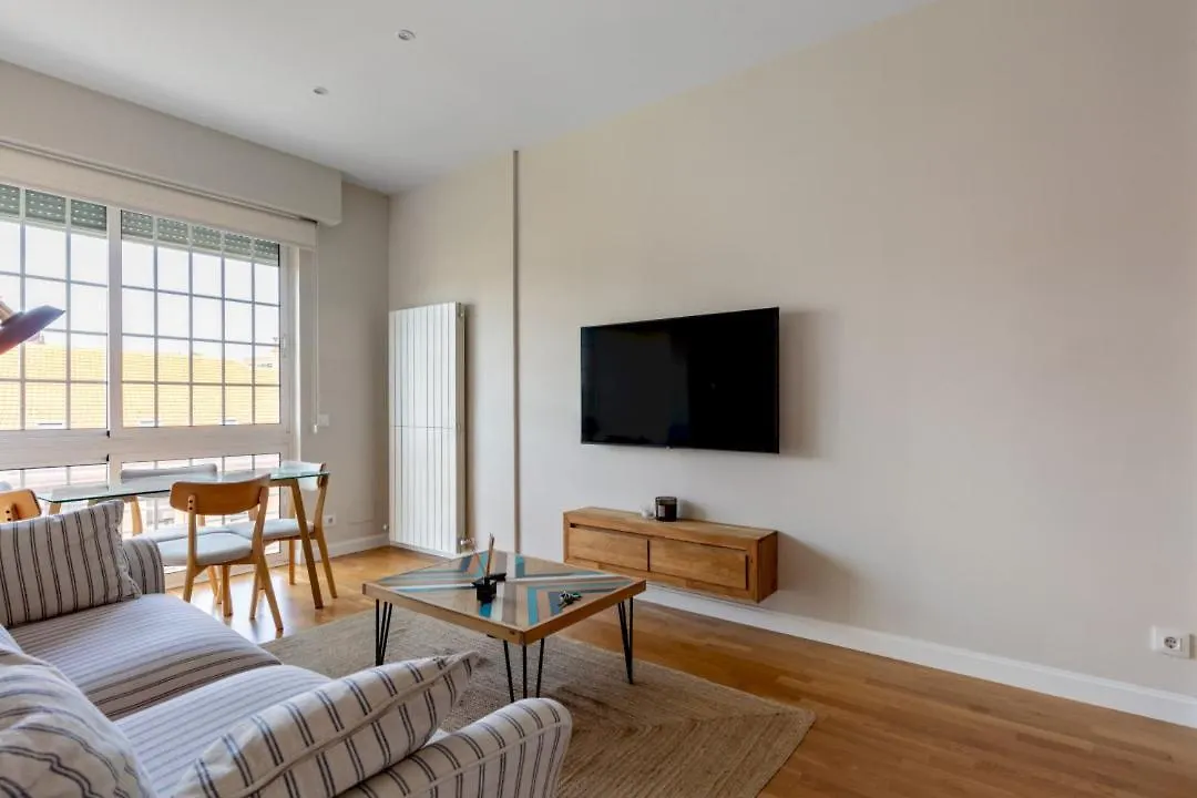 Apartment Bright With Views - 2Bd 1Bth- Av America Madrid